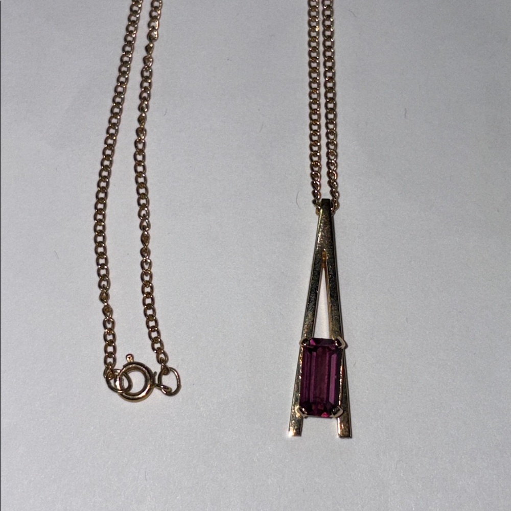 Vtg Signed AVON GoldTone Pendant Purple Glass Crystal Necklace